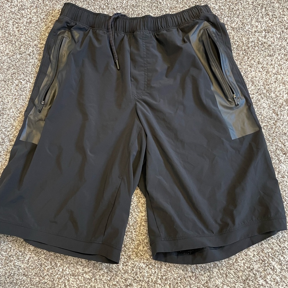 Men’s Lululemon Shorts Size Large Black